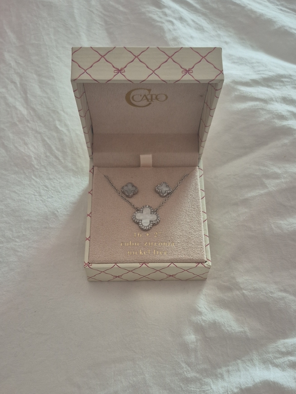 Ciao Clover Pendant Necklace & Earrings Set